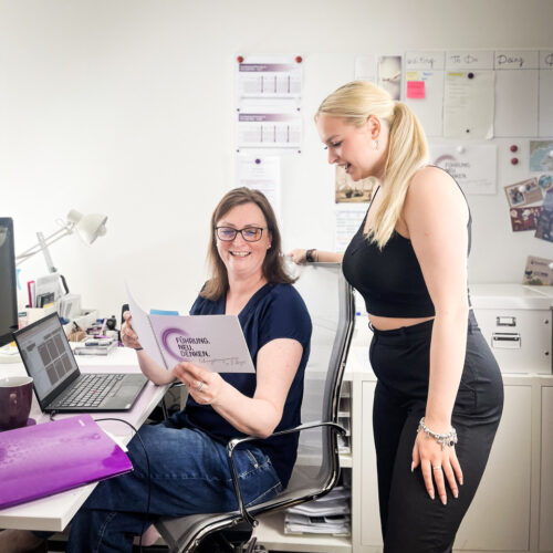 Start-to-Lead-Mitarbeiter-bei-der-Arbeit Start To Lead Mitarbeiter bei der Arbeit